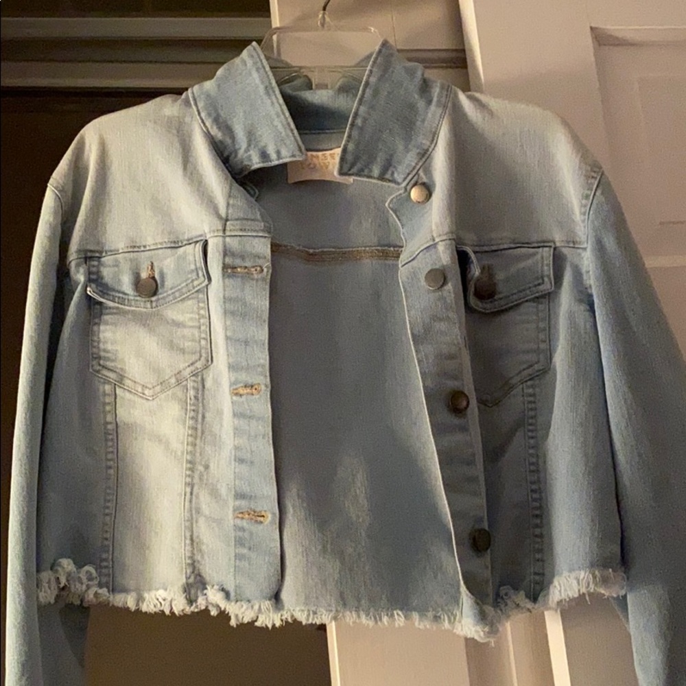 Cropped denim jacket